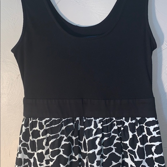 Emmelee Dress Small - Picture 2 of 7